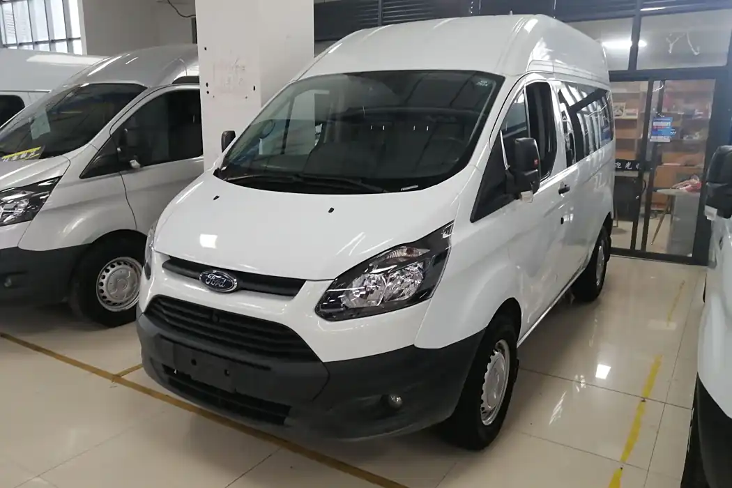 Ford Quanshun 2019 2.0T diesel multi-function commercial vehicle short-axle mid-top 6-seater country VI
