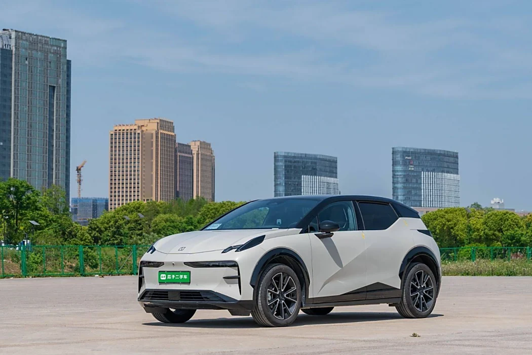 Extreme Kryptonite X 2023 Rear Drive YOU Edition 4-Seater