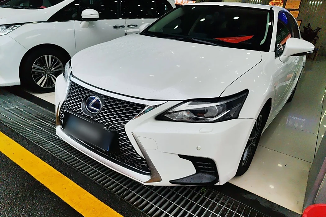Lexus CT 2020 CT200h Comfort Edition Monochrome