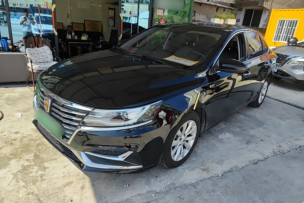 Roewe i6 New Energy 2017 45T Hybrid Connected Smart Edition