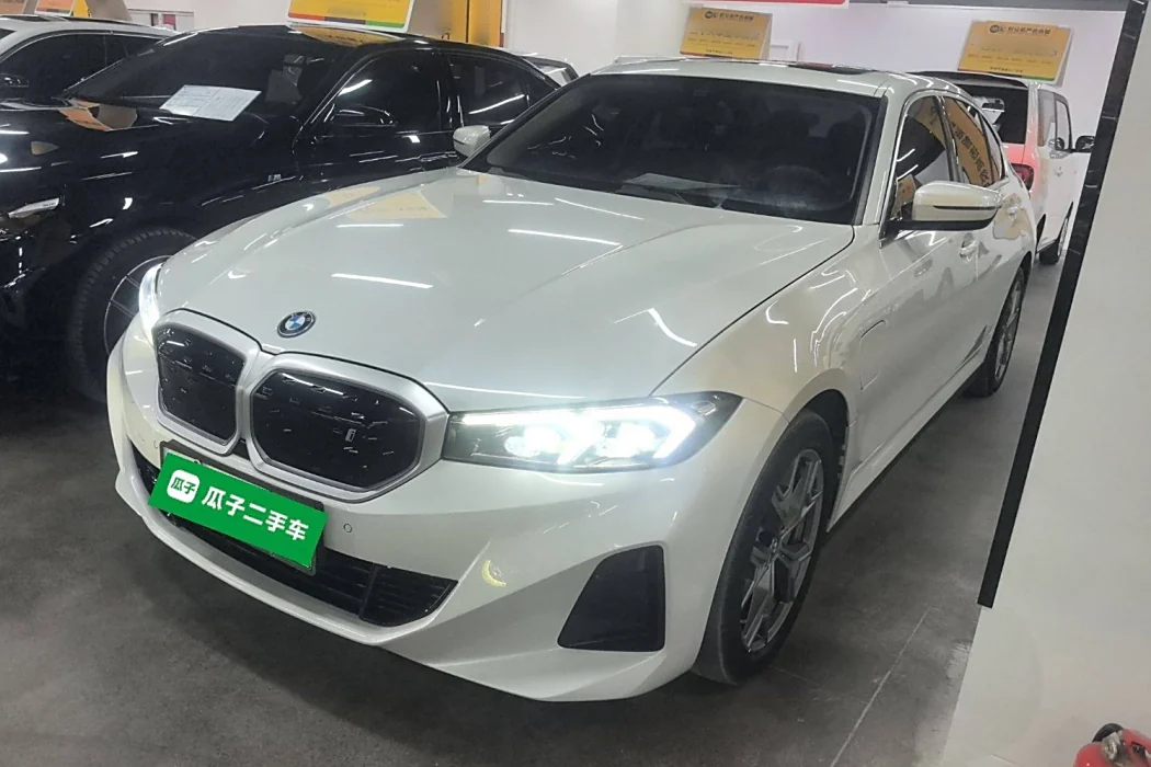 BMW i3 2022 eDrive 35 L