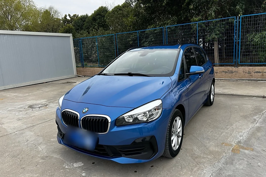 BMW 2 Series Wagon 2018 218i Style