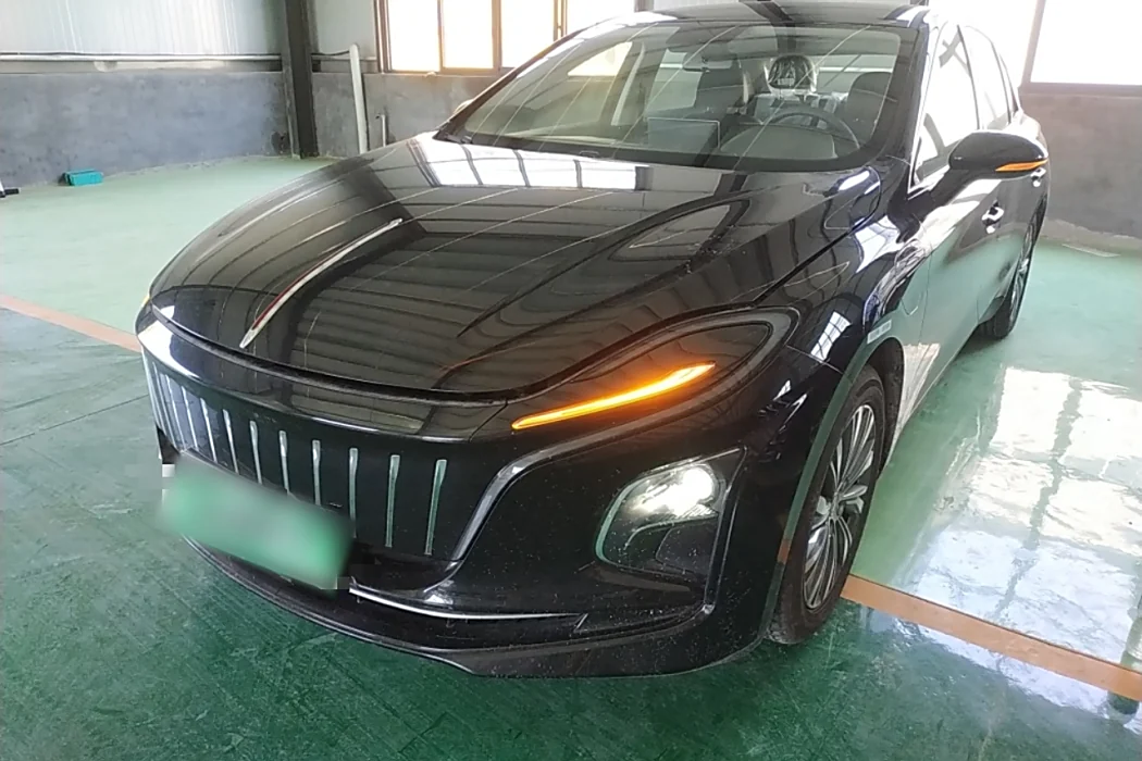 Hongqi E-QM5 2024 450km travel version
