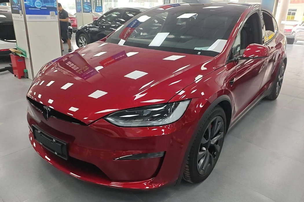 Tesla Model X 2023 three-motor all-wheel drive Plaid version