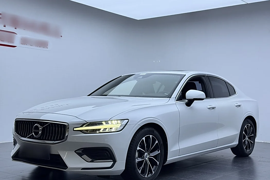 Volvo S60 2022 B4 Intelligent Deluxe
