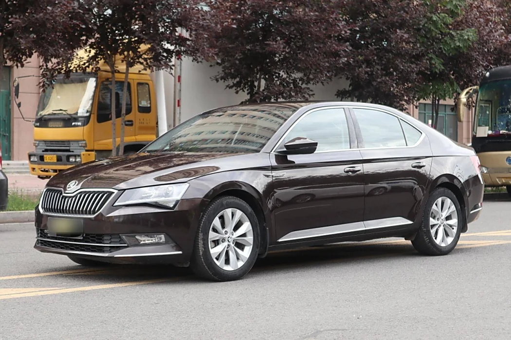 Skoda Supai 2018 model ZI330 DSG Comfort Edition Country V