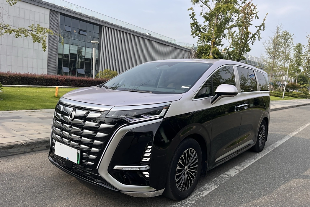 Denza D9 2022 DM-i 970 four-wheel drive flagship model