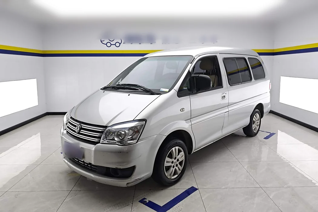 Dongfeng Popular Lingzhi 2018 M3 1.5L 5-seater basic type
