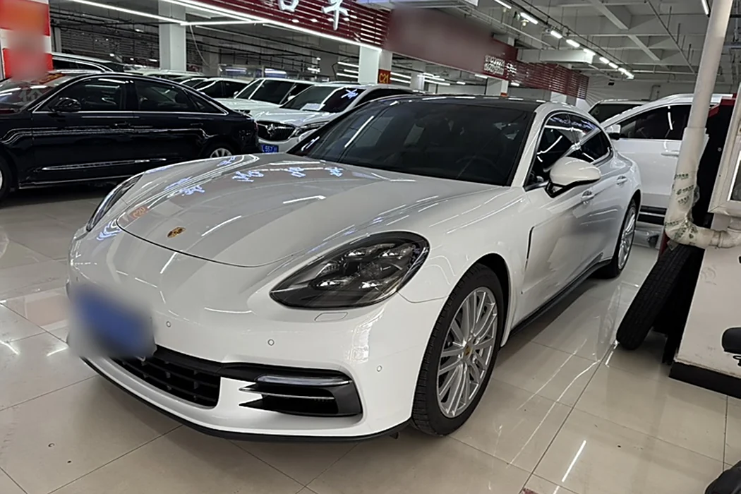 Porsche 2019 Panamera 4 Executive Extended Version 2.9T