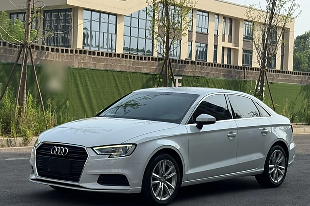 Audi A3 2018 30th Anniversary Year Limousine 35 TFSI Aggressive
