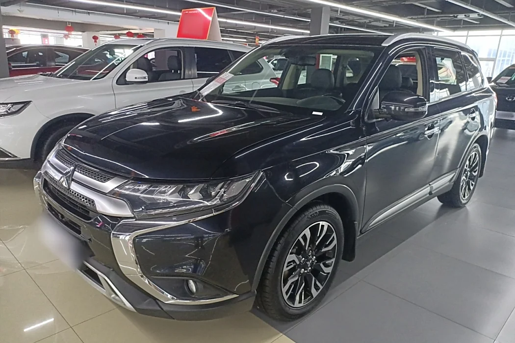 Mitsubishi Outlander 2019 2.4L four-wheel drive Premium Edition 5-seater Country VI