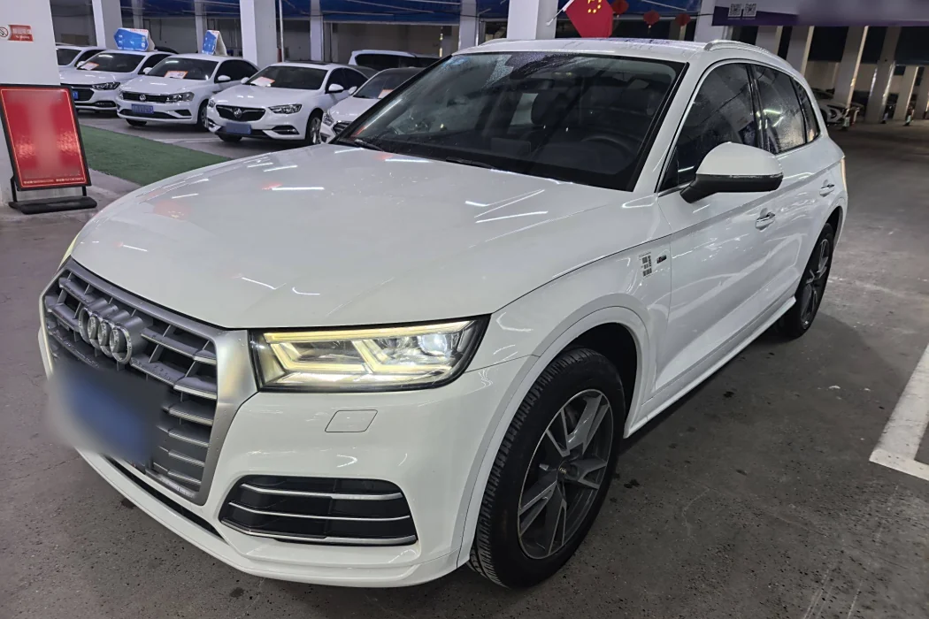 Audi Q5L 2018 40 TFSI Glory Style National V