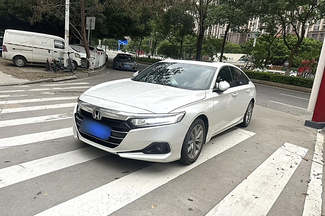 Honda Accord 2022 260TURBO Deluxe Edition