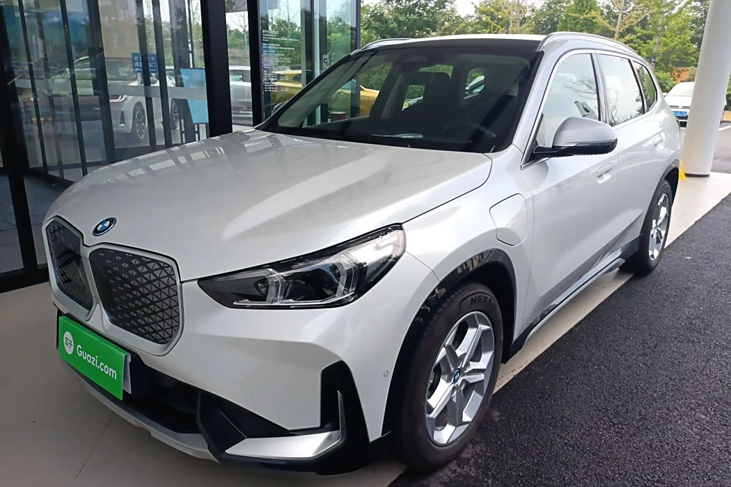 BMW iX1 2023 eDrive25L X design set