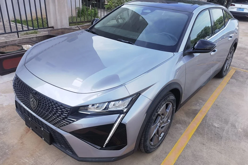 Peugeot 408X 2023 Gravity Version