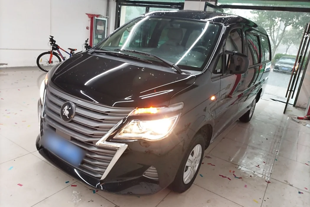 Dongfeng Popular Lingzhi 2023 M5L 1.6L basic 7-seater