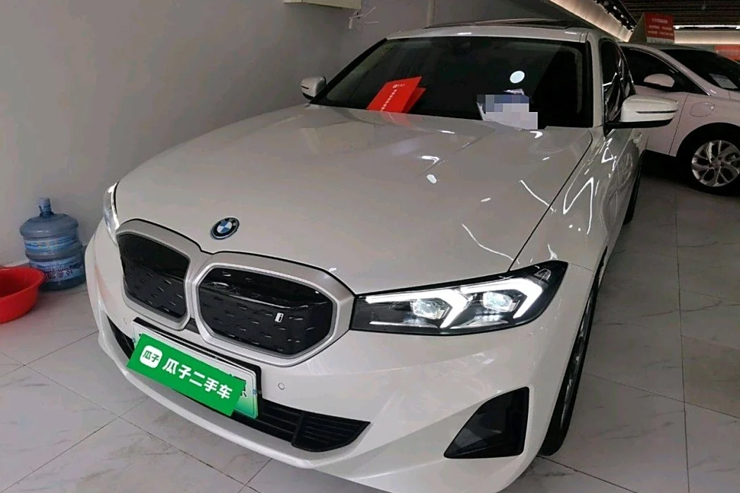 BMW i3 2022 eDrive 35 L