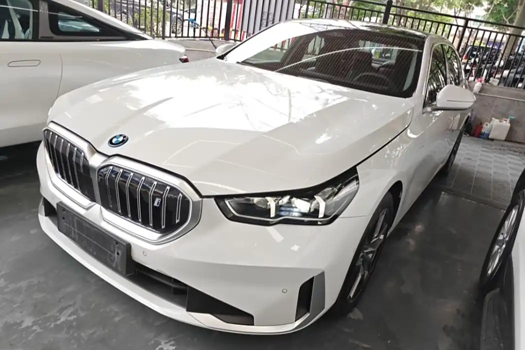 BMW i5 2024 eDrive 35L Luxury Set