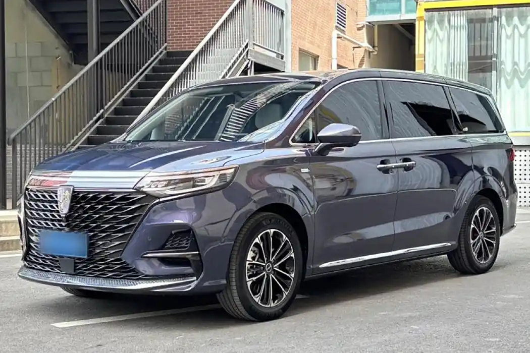 Roewe iMAX8 2022 400TGI Reunion Edition