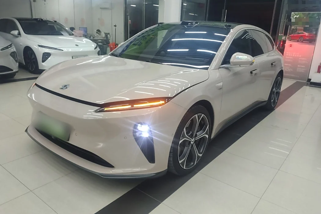 Nio ET5T 2024 model 75kWh Touring