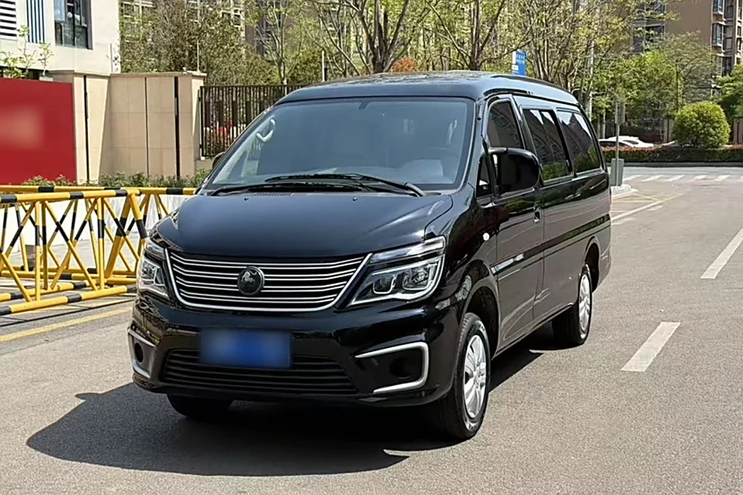 Dongfeng Popular Lingzhi 2022 M5L 1.6L Practical 7-seater