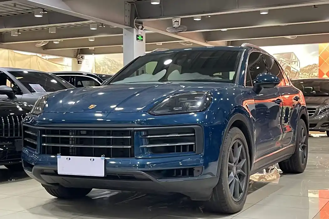 Porsche 2024 Cayenne 3.0T