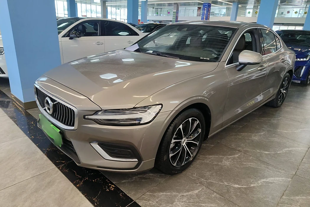 Volvo S60 2022 B4 Intelligent Deluxe