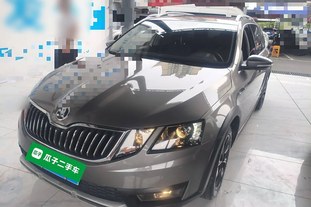 Skoda Octavia 2019 Station Wagon ZI230 DSG Deluxe Edition Country V