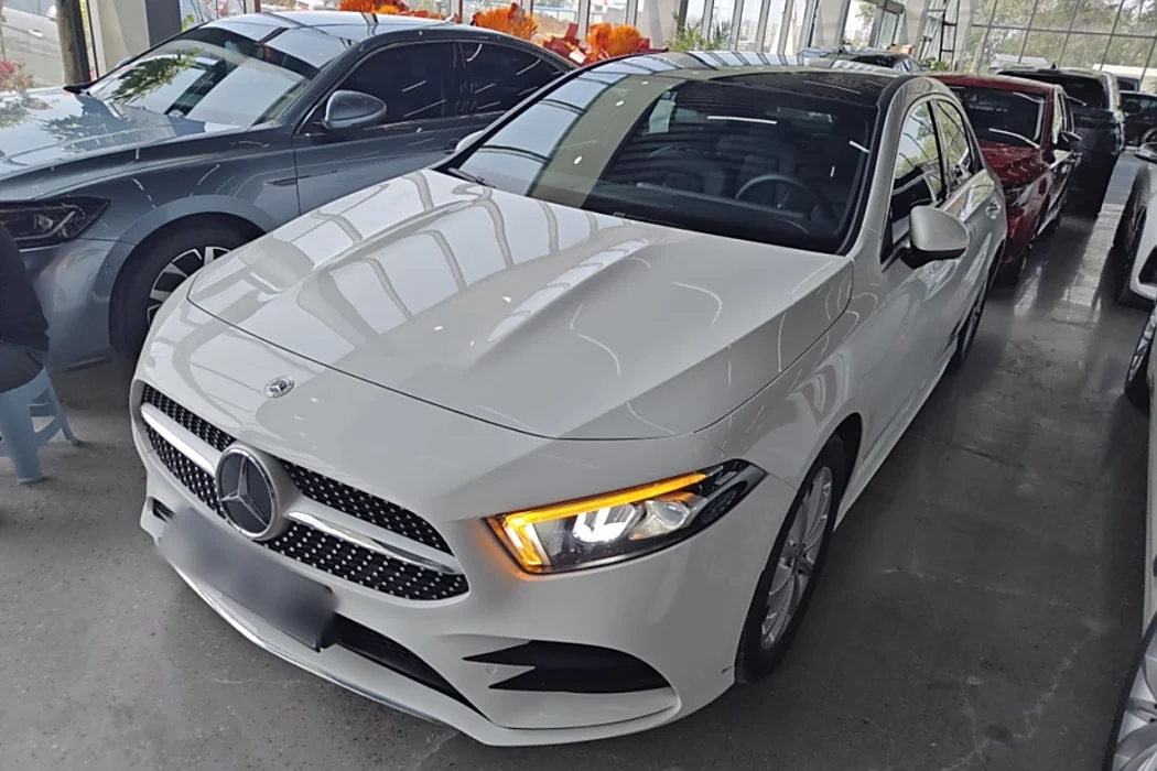 Mercedes-Benz A-class 2022 A 200 L sports sedan dynamic type