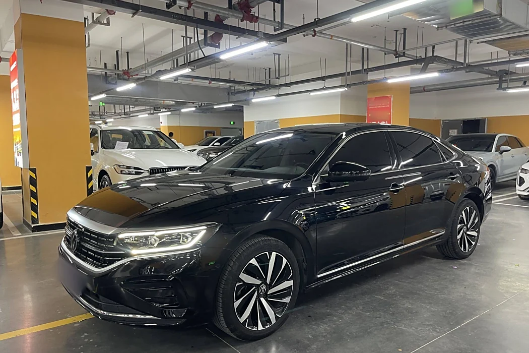 Volkswagen Passat 2023 facelift 330TSI Deluxe Edition