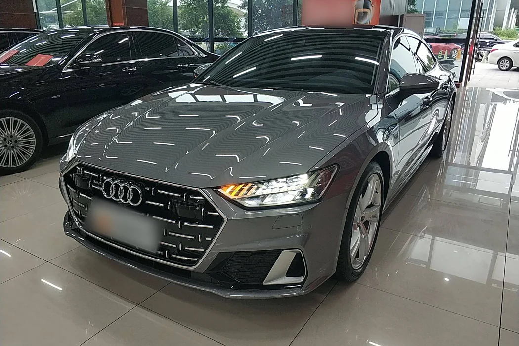 AUDI A7L 2022 45 TFSI quattro S-line Visionary Fluidic Package