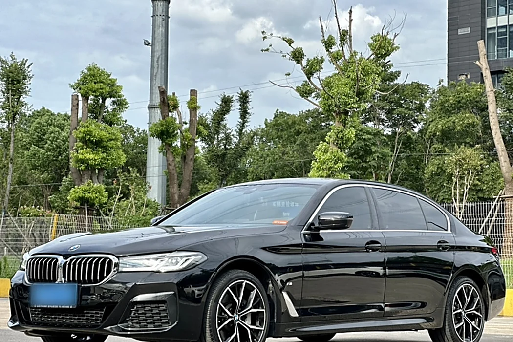 BMW 5 Series 2022 facelift Two 530Li Exclusive M sports suit