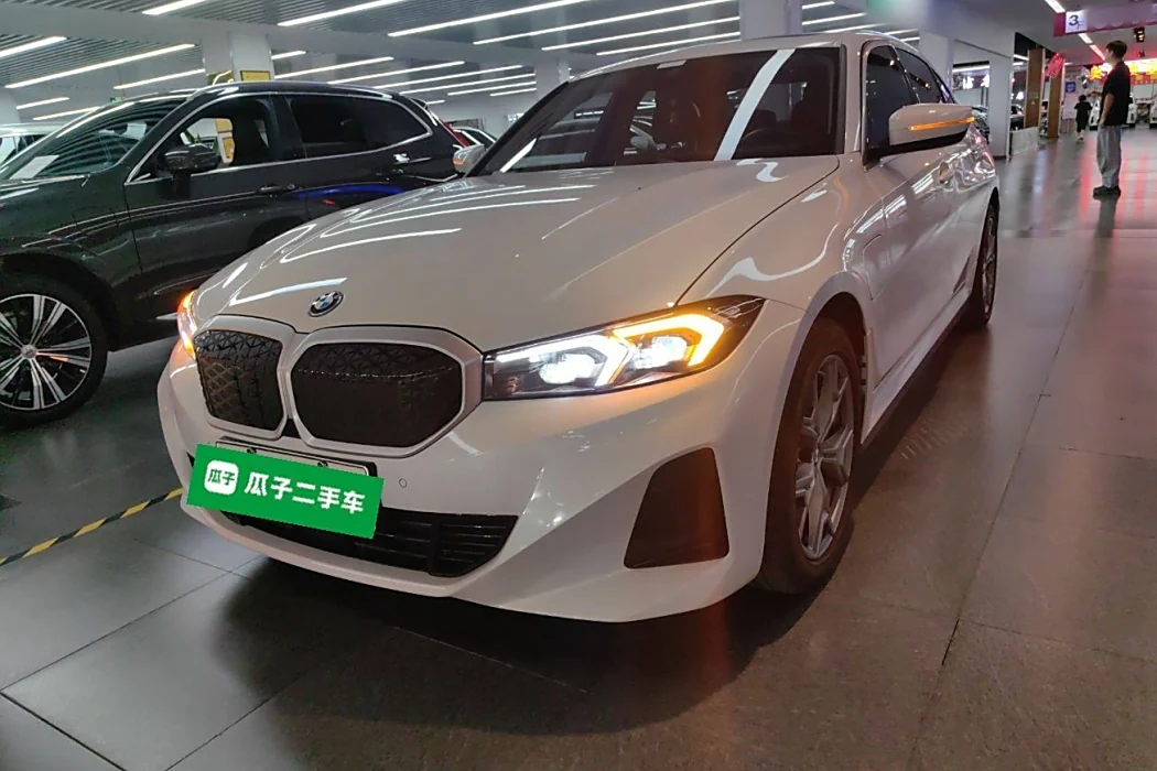 BMW i3 2025 eDrive 35 L