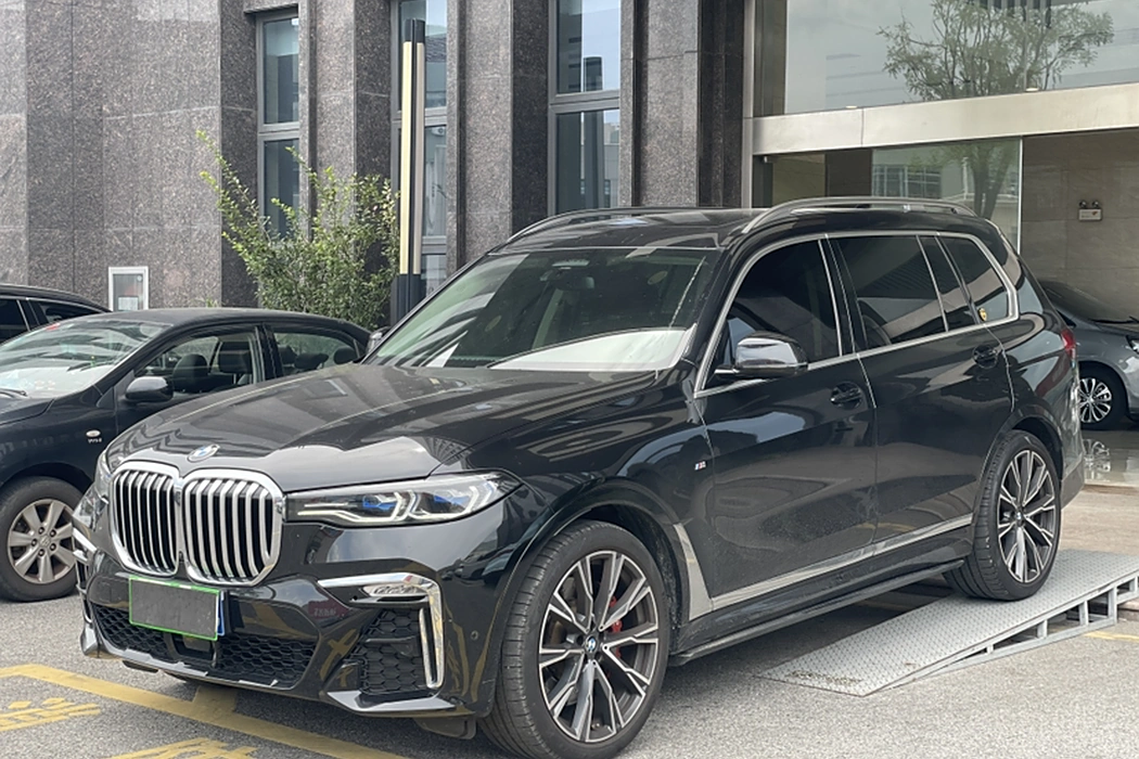 BMW X7 2021 xDrive40i Executive M Sport Package
