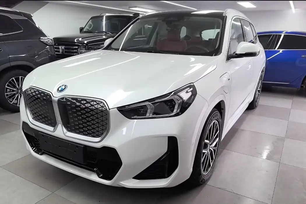 BMW iX1 2023 eDrive25L M sports Suit