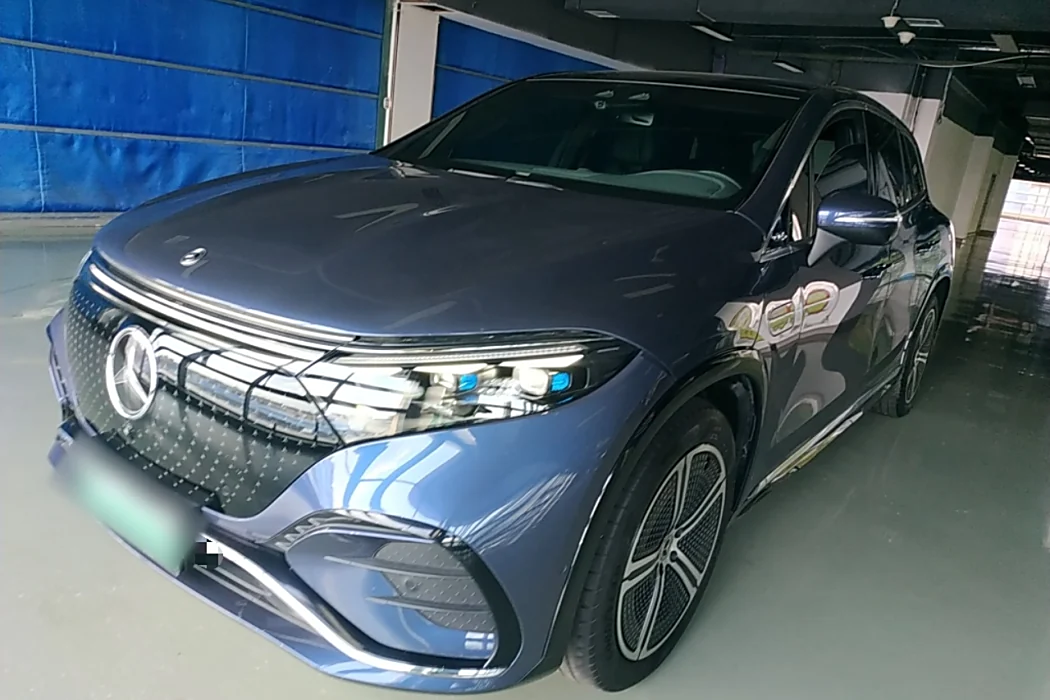 Mercedes-Benz EQS SUV 2023 model 450+
