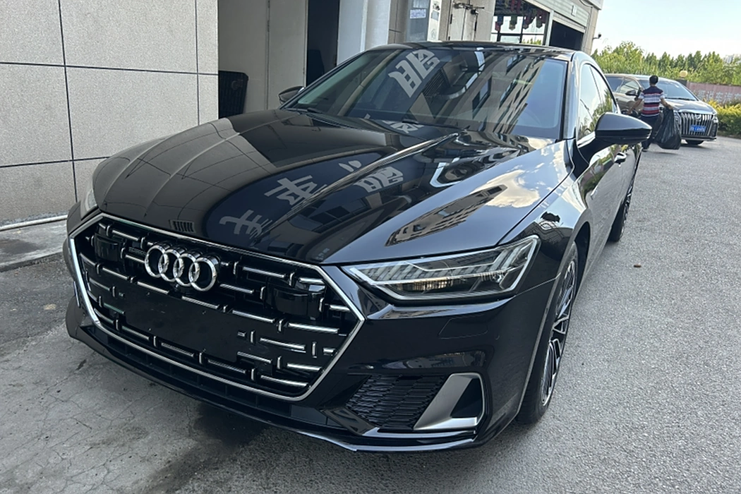 AUDI A7L 2022 45 TFSI quattro S-line Visionary Fluidic Package