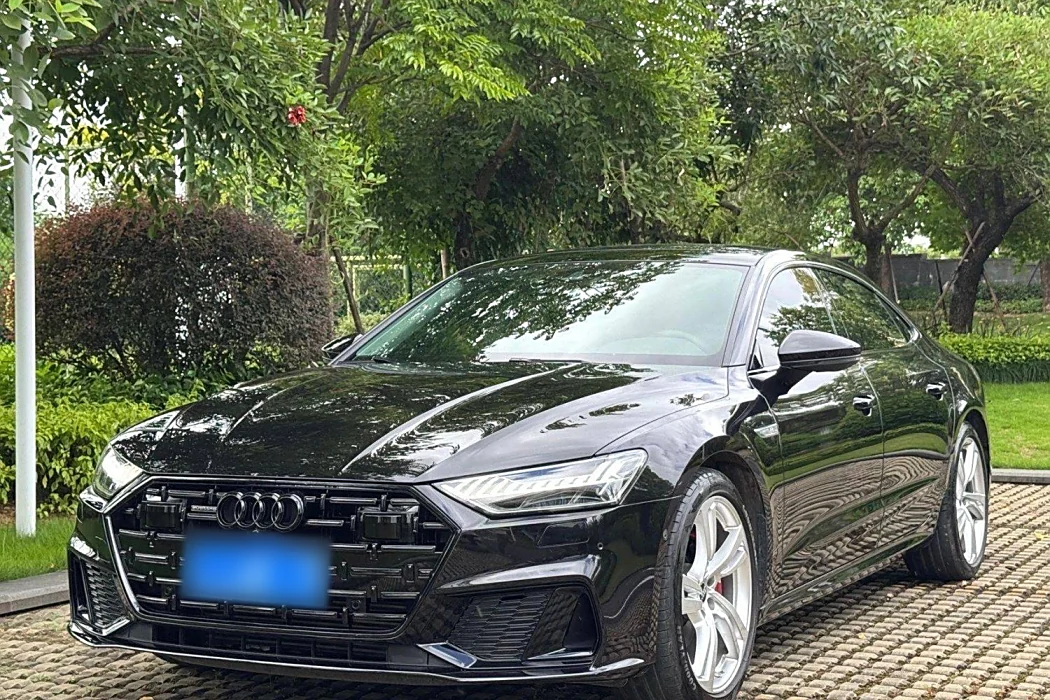 AUDI A7L 2022 45 TFSI quattro S-line Visionary Fluidic Package