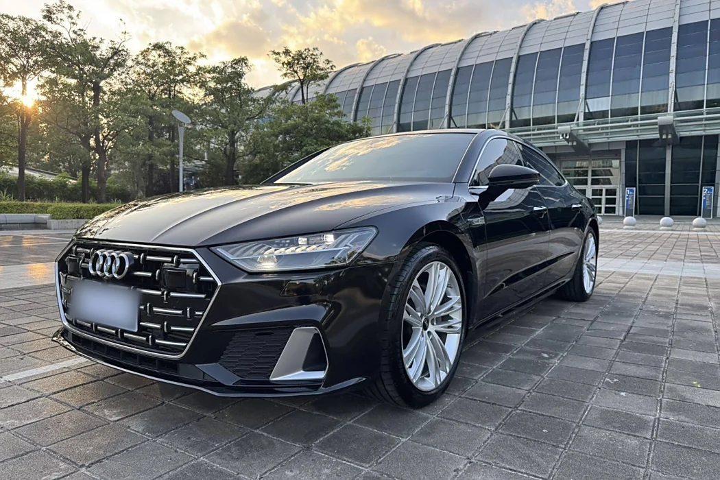 Audi A7L 2024 model 45 TFSI quattro luxury type