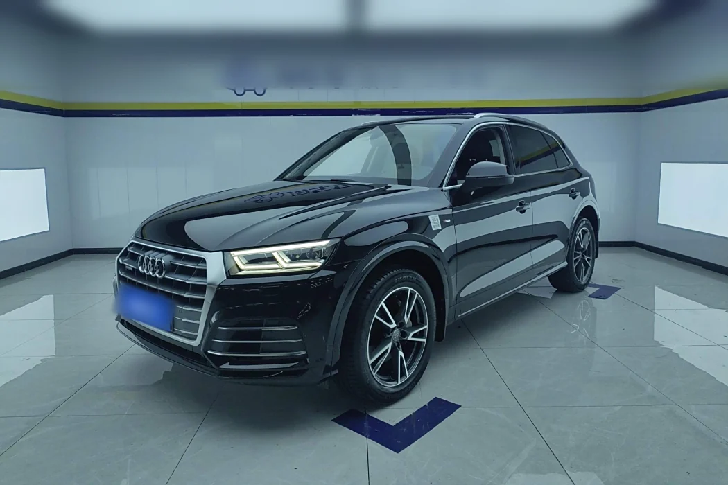 Audi Q5L 2018 40 TFSI Glory Style National V
