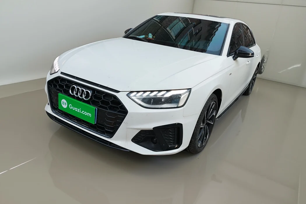 Audi A4L 2023 40 TFSI Luxury Dynamic