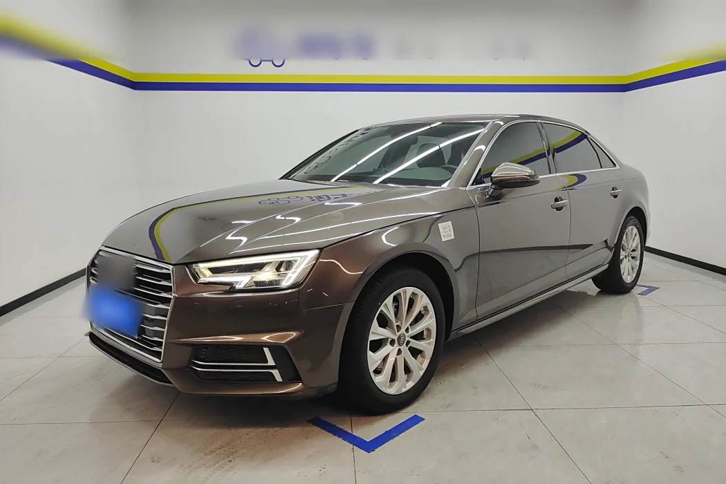 Audi A4L 2018 30th Anniversary Year 40 TFSI Aggressive