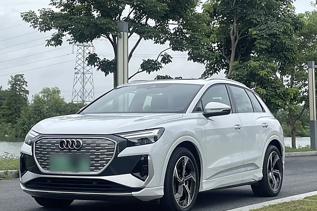 Audi Q4 e-tron 2022 50 e-tron quattro trailblazer edition