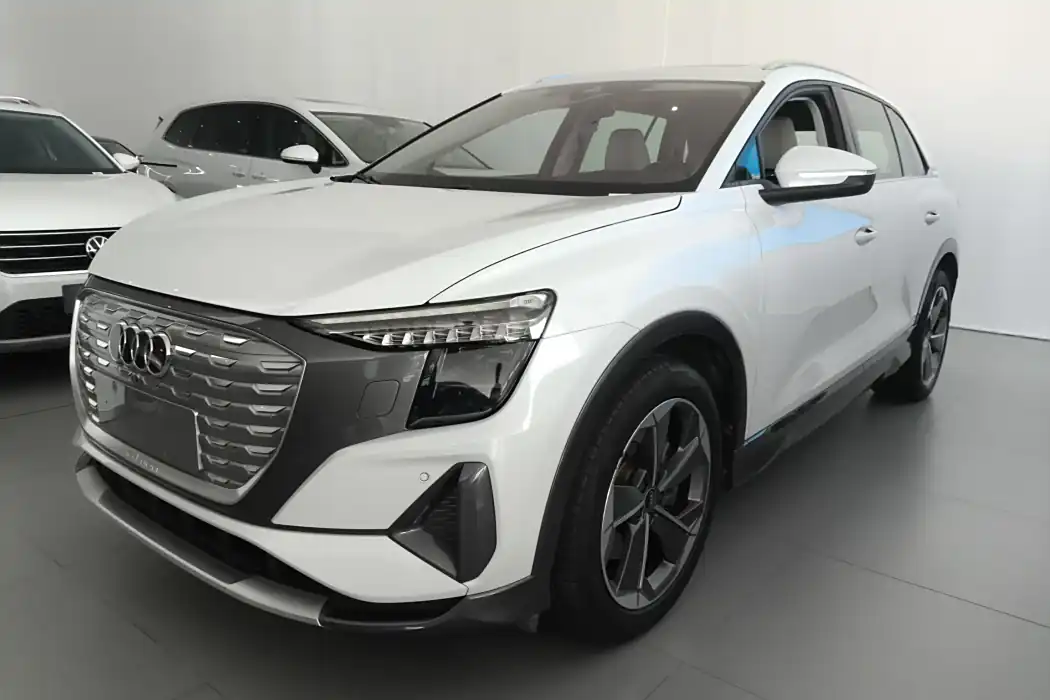 Audi Q5 e-tron 2022 40 e-tron Starburst Jumbo Package