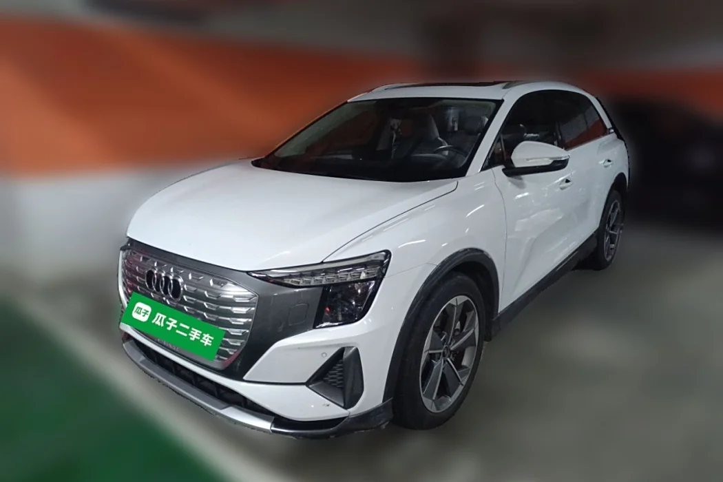 Audi Q5 e-tron 2022 40 e-tron Starburst Jumbo Package