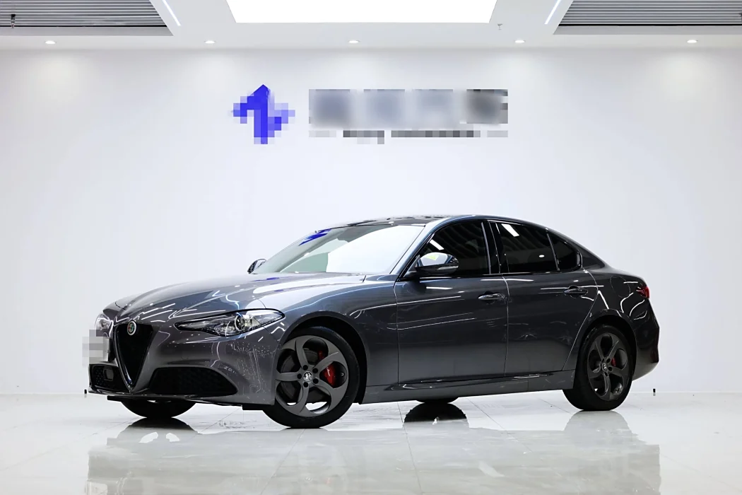 Alfa Romeo Giulia Juliet 2019 2.0T 280HP Black Package Black Label Limited Edition