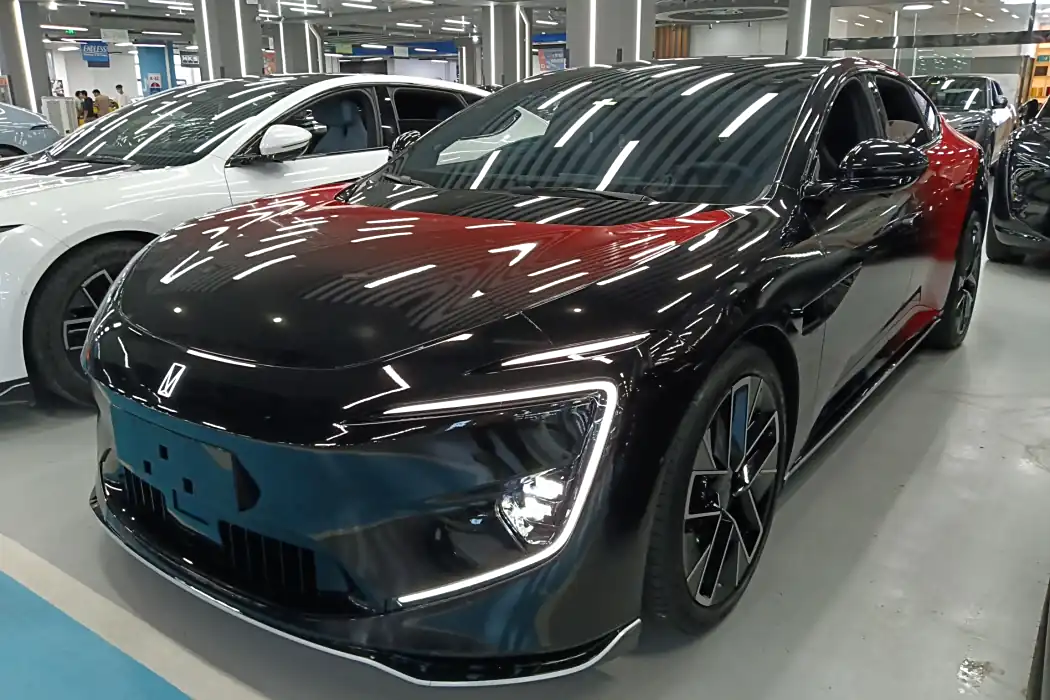 Avita 12 2024 facelift 700 three-laser rear drive luxury edition