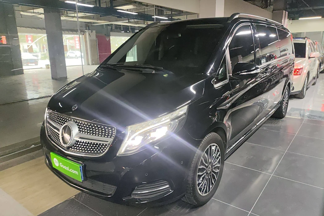 Mercedes-Benz V-Class 2018 V 260 L Premium Plus National VI