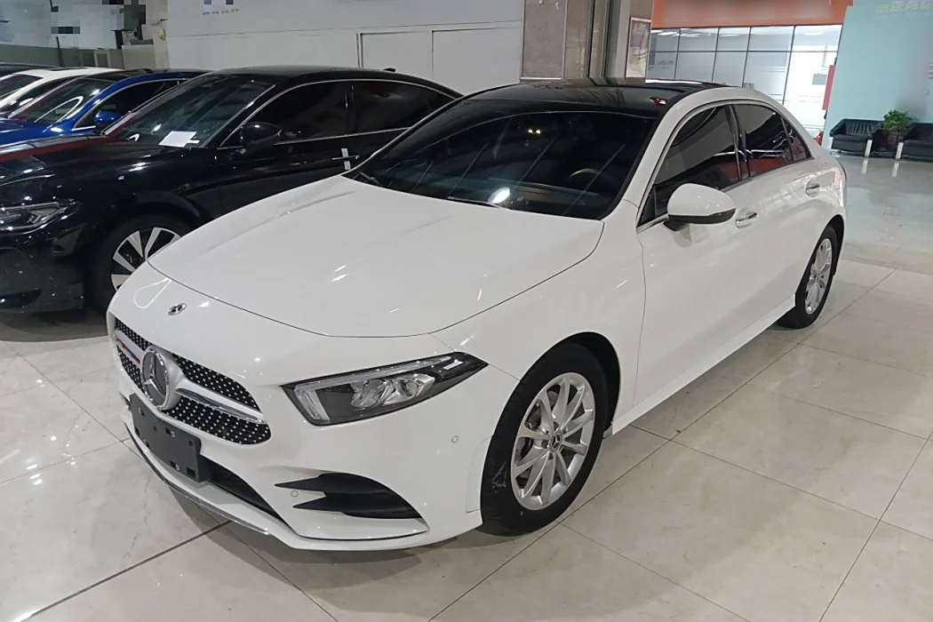 Mercedes-Benz A-class 2021 A 200 L sports sedan fashion type