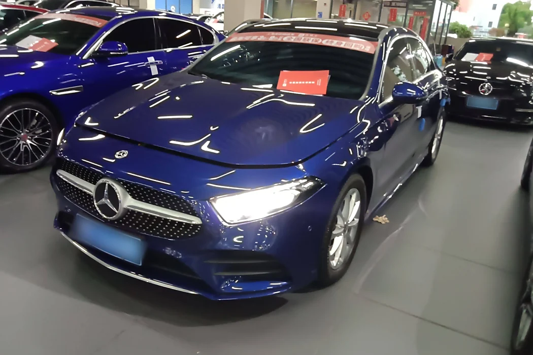 Mercedes-Benz A-class 2022 facelift A 200 L sports sedan fashion type